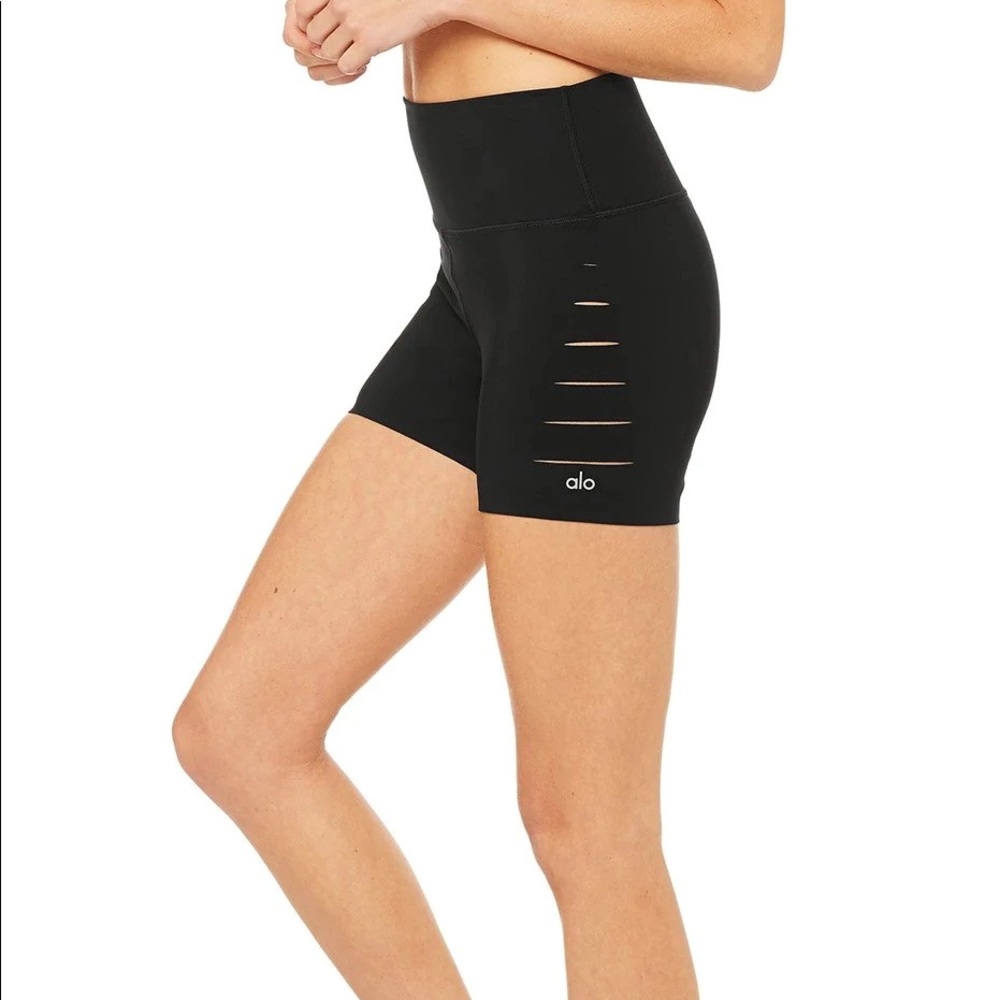 Alo Yoga Ripped Short